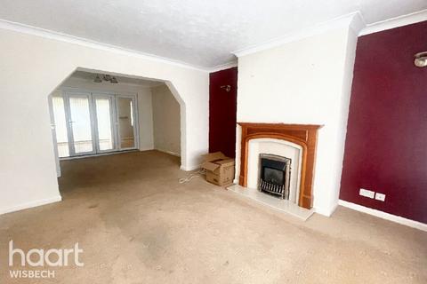3 bedroom chalet for sale, Stow Road, Wisbech