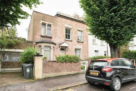 4 bedroom semi-detached house for sale, Grosvenor Park Road, Walthamstow, London, E17