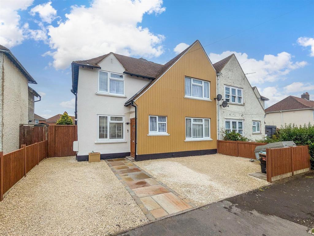 Larch Road, Elvington, Dover, Kent 4 bed semidetached house for sale