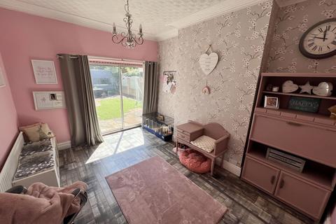 4 bedroom semi-detached house for sale, Linden Avenue, Hartburn, Stockton, Stockton-on-Tees, TS18 4EG