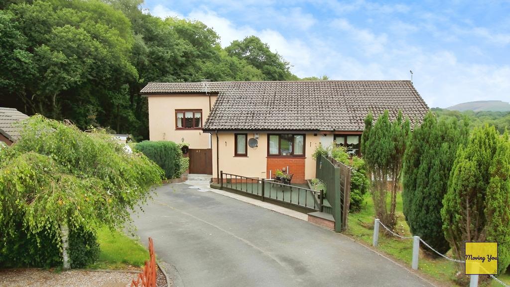 43 Highland Gardens, Neath, SA10 6 PJ