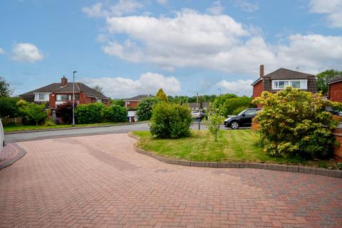 4 bedroom semi-detached house for sale, Thorpe Avenue, Burntwood, WS7