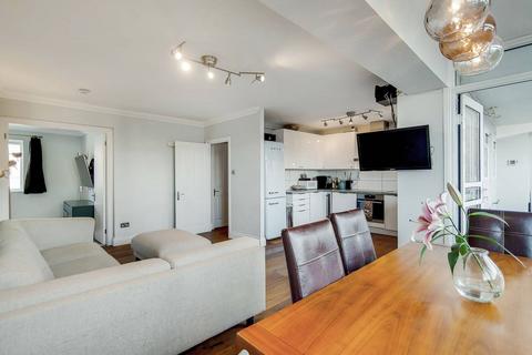 3 bedroom flat to rent, Gloucester Terrace, Lancaster Gate, London, W2