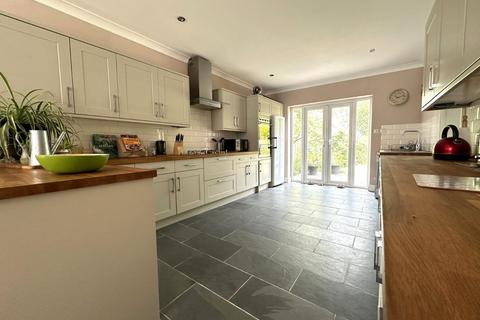 4 bedroom semi-detached house for sale, West Close, Fernhurst, Haslemere, West Sussex