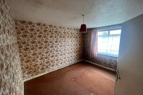 2 bedroom flat for sale, 21 Broomfield Avenue, Loughton, Essex, IG10 3DB