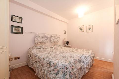 1 bedroom apartment to rent, Chelsea Cloisters, Sloane Avenue, London, SW3