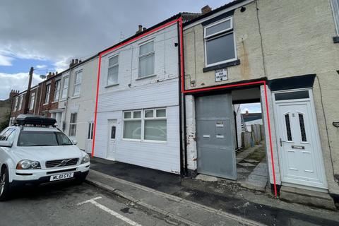 Industrial unit for sale, 65 Durham Street, Hull, HU8 8RF