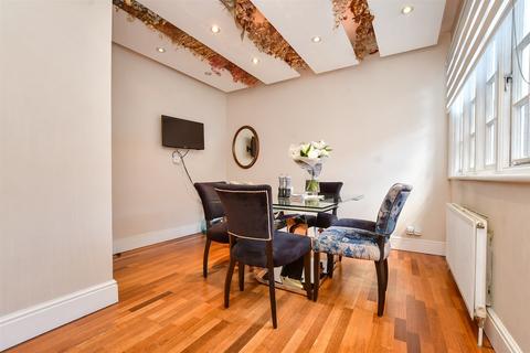 2 Cheyne Walk, Croydon, CR0 7HG