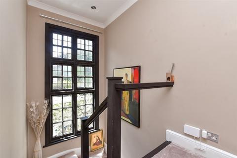 2 Cheyne Walk, Croydon, CR0 7HG