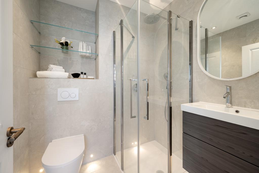 4th Floor - En-Suite