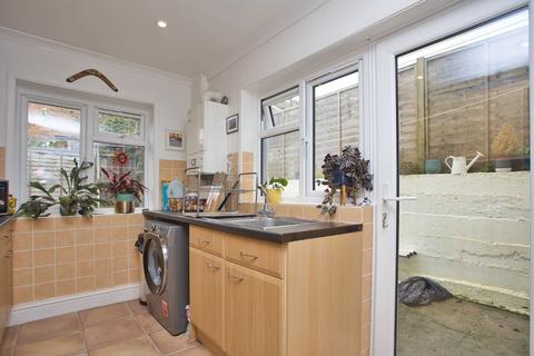 59 East Cliff, Folkestone, CT19 6BX