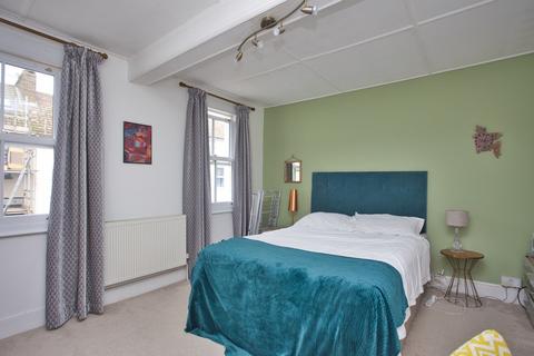 59 East Cliff, Folkestone, CT19 6BX