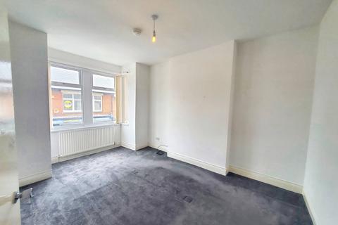 3 bedroom flat to rent, Station Road, Gosforth NE3