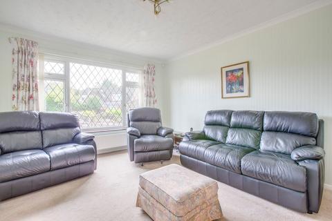 2 bedroom detached bungalow for sale, Sedgmoor Gardens, Flackwell Heath, HP10