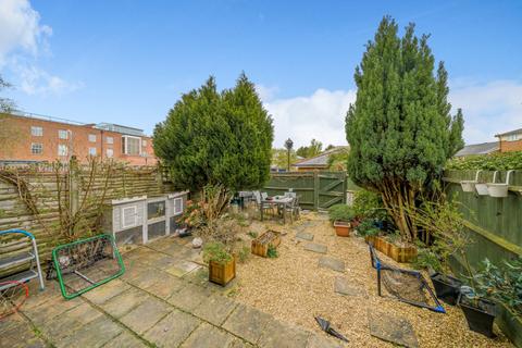 3 Chaucer Close, Windsor, SL4 3ER
