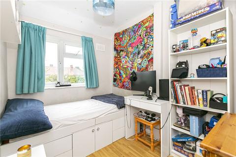 8 Warburton Road, Twickenham, TW2 6EP