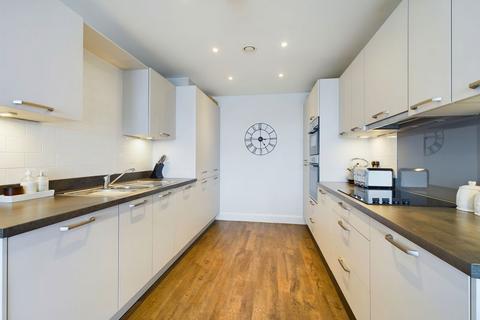 2 bedroom flat for sale, South Street, Lancing