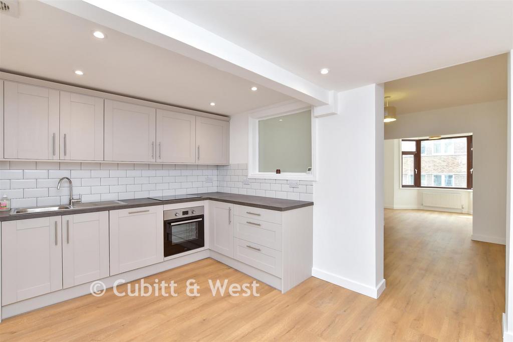 Kitchen/ Breakfast Room