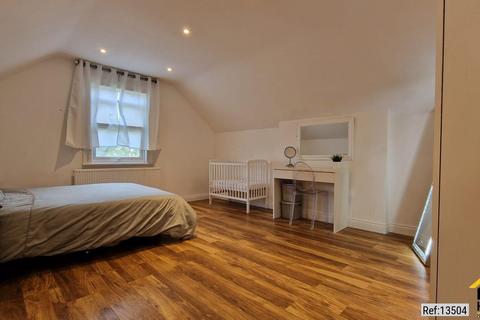 37b Birdhurst Rise, South Croydon, CR2 7EJ