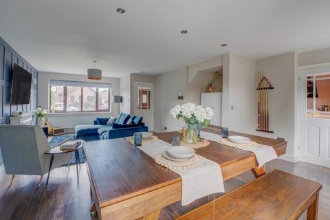 undefined, Avon Close, Bromsgrove, Worcestershire, B60