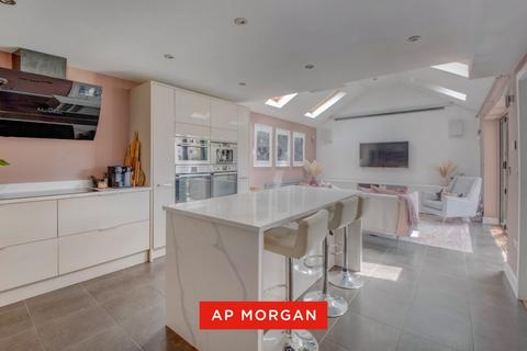 undefined, Avon Close, Bromsgrove, Worcestershire, B60