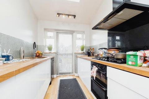 3 bedroom terraced house for sale, Hilldene Avenue, Romford RM3