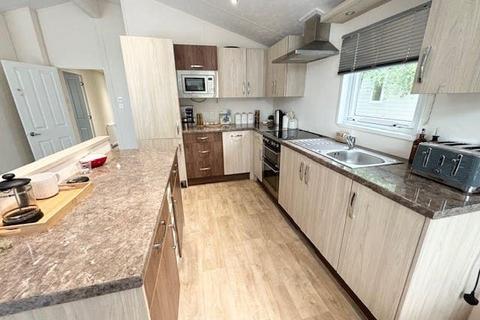 2 bedroom lodge for sale, Hedley Wood Holiday Park