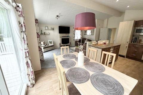 2 bedroom lodge for sale, Hedley Wood Holiday Park