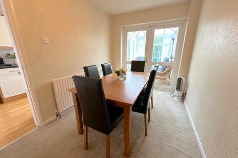 73 Amos Lane, Wednesfield, Wolverhampton, WV11 1LE