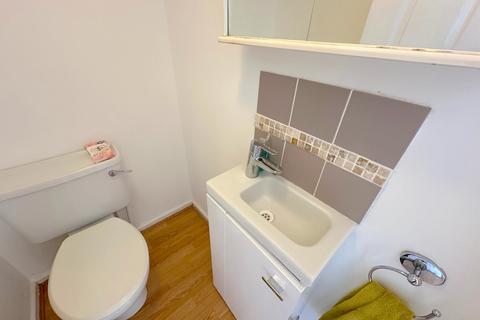 73 Amos Lane, Wednesfield, Wolverhampton, WV11 1LE