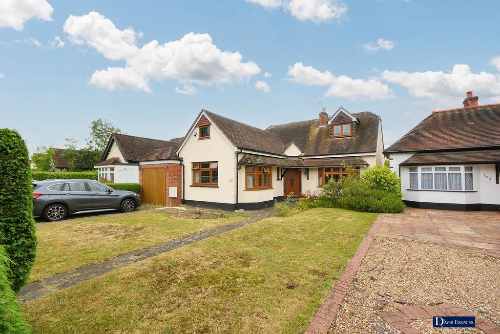 Haynes Road, Ardleigh Green... 4 bed chalet for sale £750,000