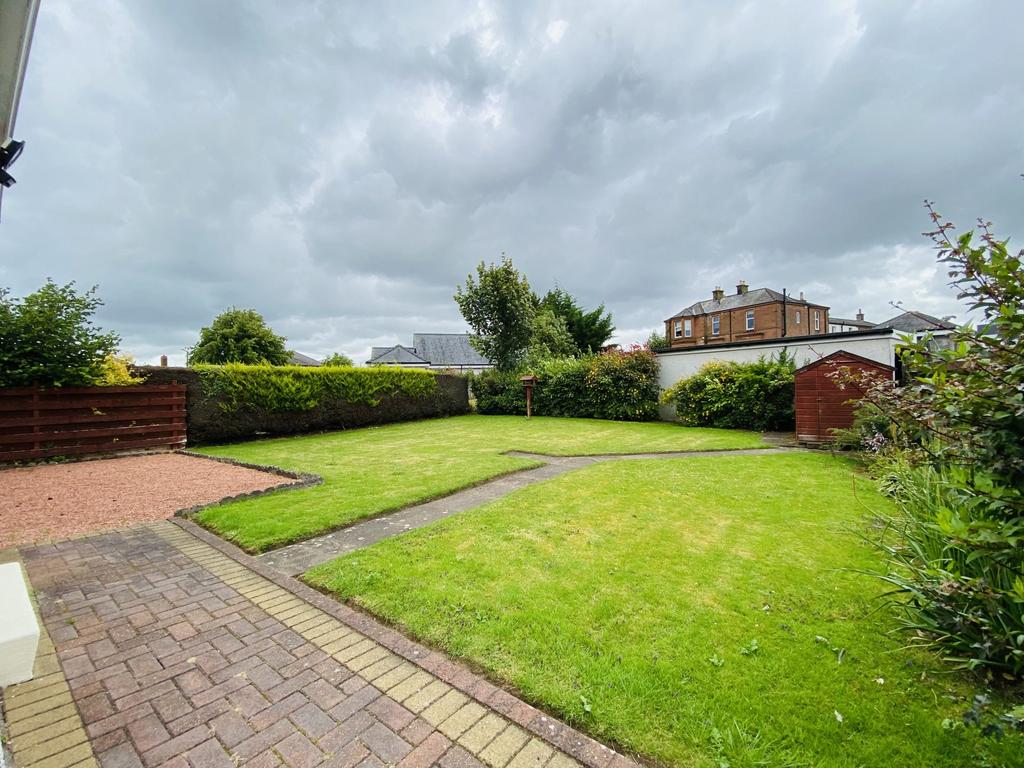 6 Fairfield Crescent, Dumfries, DG1 4 BW - Braidwoo