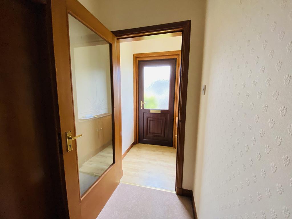 6 Fairfield Crescent, Dumfries, DG1 4 BW - Braidwoo