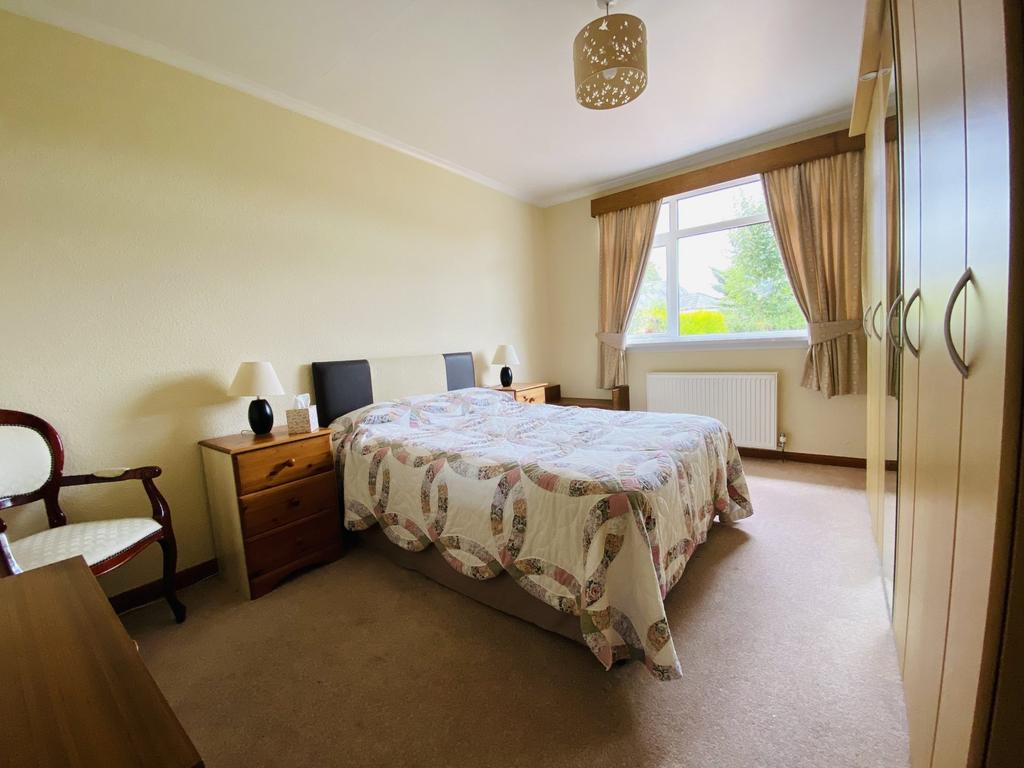 6 Fairfield Crescent, Dumfries, DG1 4 BW - Braidwoo