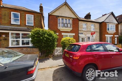 3 bedroom end of terrace house for sale, Clarendon Road, Ashford, Surrey, TW15