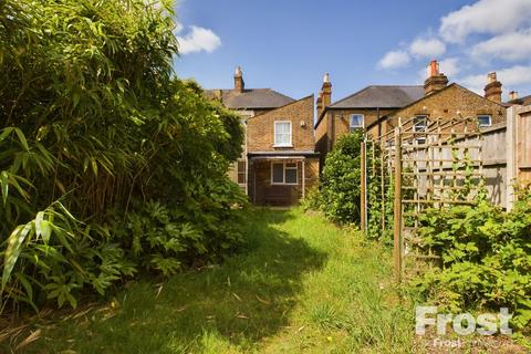 3 bedroom end of terrace house for sale, Clarendon Road, Ashford, Surrey, TW15