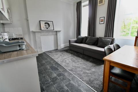 5 bedroom flat to rent, Argyle Place, Marchmont, Edinburgh, EH9