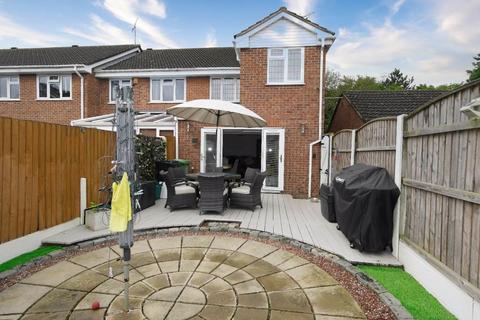 3 bedroom end of terrace house for sale, Crouchview Close, Wickford, Essex