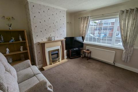 2 bedroom end of terrace house for sale, South Street, South Pelaw, DH2