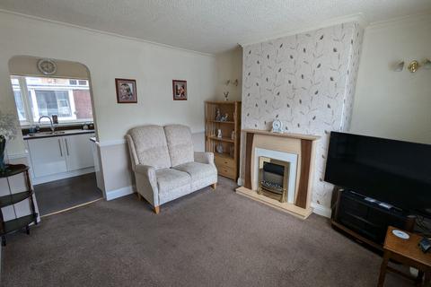2 bedroom end of terrace house for sale, South Street, South Pelaw, DH2