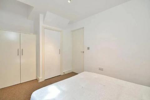 2 bedroom flat to rent, Minster Road, Kilburn