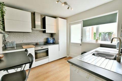 33 Ancrum Way, Whickham, Newcastle Upon Tyne, NE16 5RW