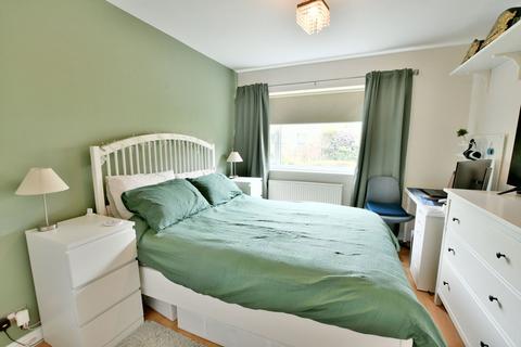 33 Ancrum Way, Whickham, Newcastle Upon Tyne, NE16 5RW