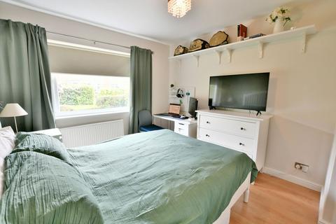 33 Ancrum Way, Whickham, Newcastle Upon Tyne, NE16 5RW