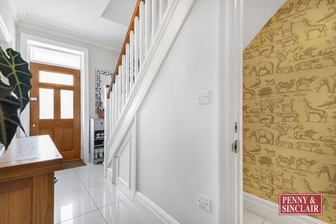 2 bedroom semi-detached house for sale, Farm Road, Henley-on-Thames, RG9