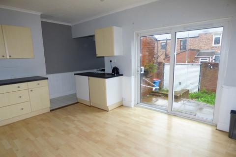 3 bedroom terraced house for sale, Holyoake Gardens, Low Fell