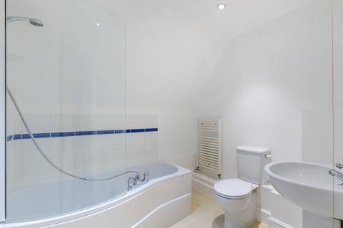 2 bedroom penthouse to rent, London Road, Guildford, GU1