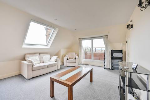 2 bedroom penthouse to rent, London Road, Guildford, GU1