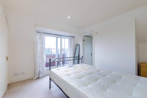 2 bedroom penthouse to rent, London Road, Guildford, GU1