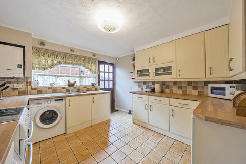 3 bedroom detached house for sale, Ullswater Close, Farnham, Surrey, GU9